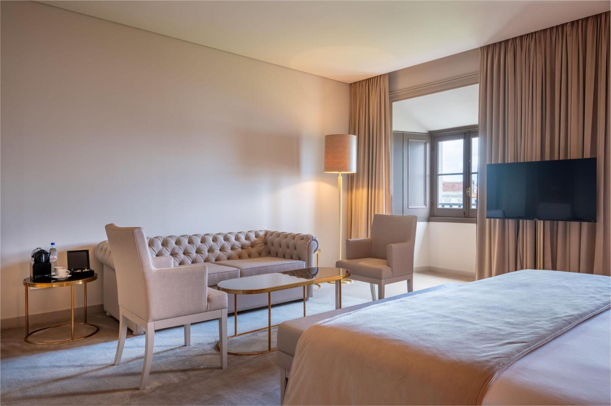 Deluxe Room,1534843801:JPEG