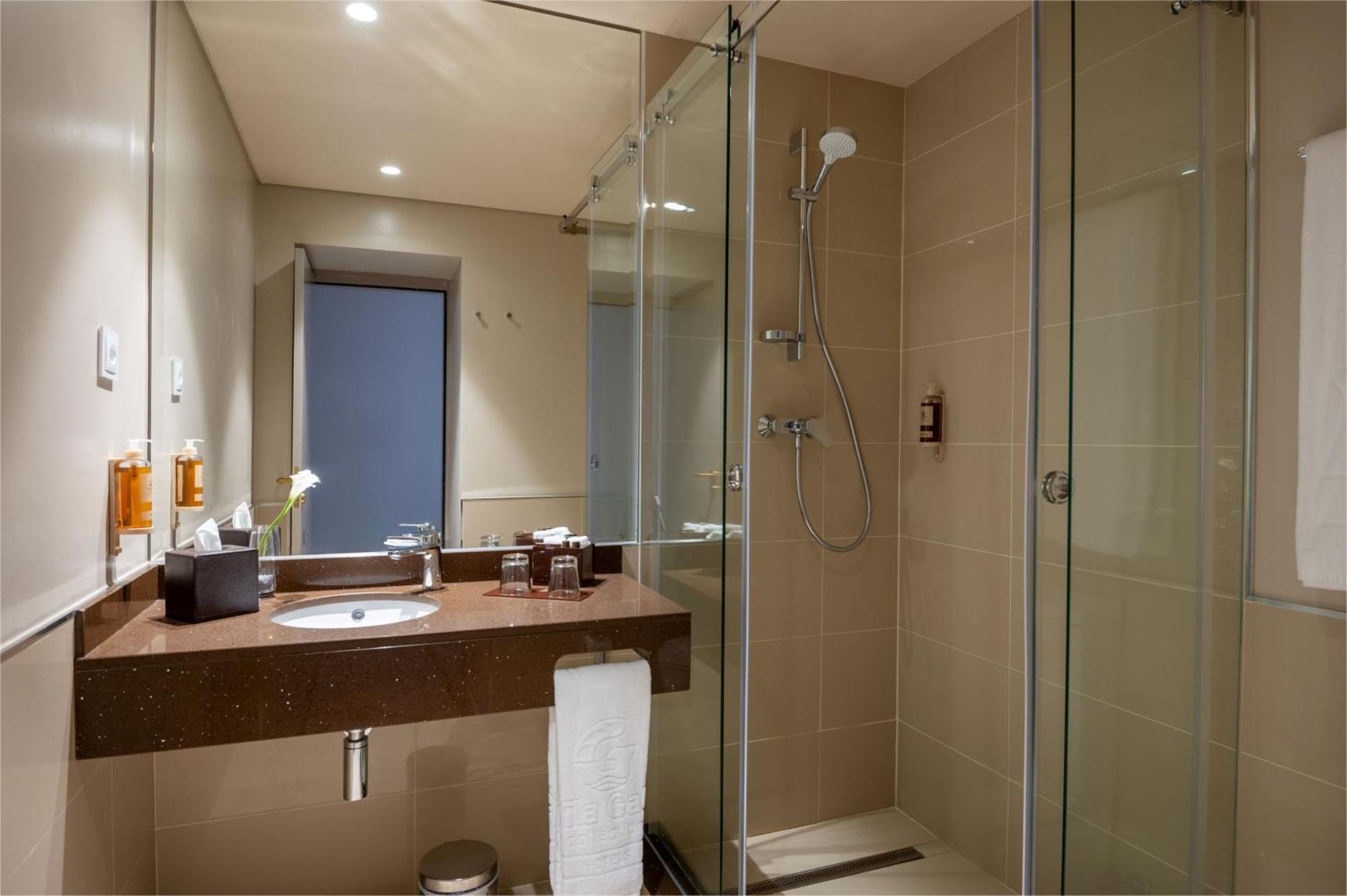 Twin Room,1535216104:JPEG