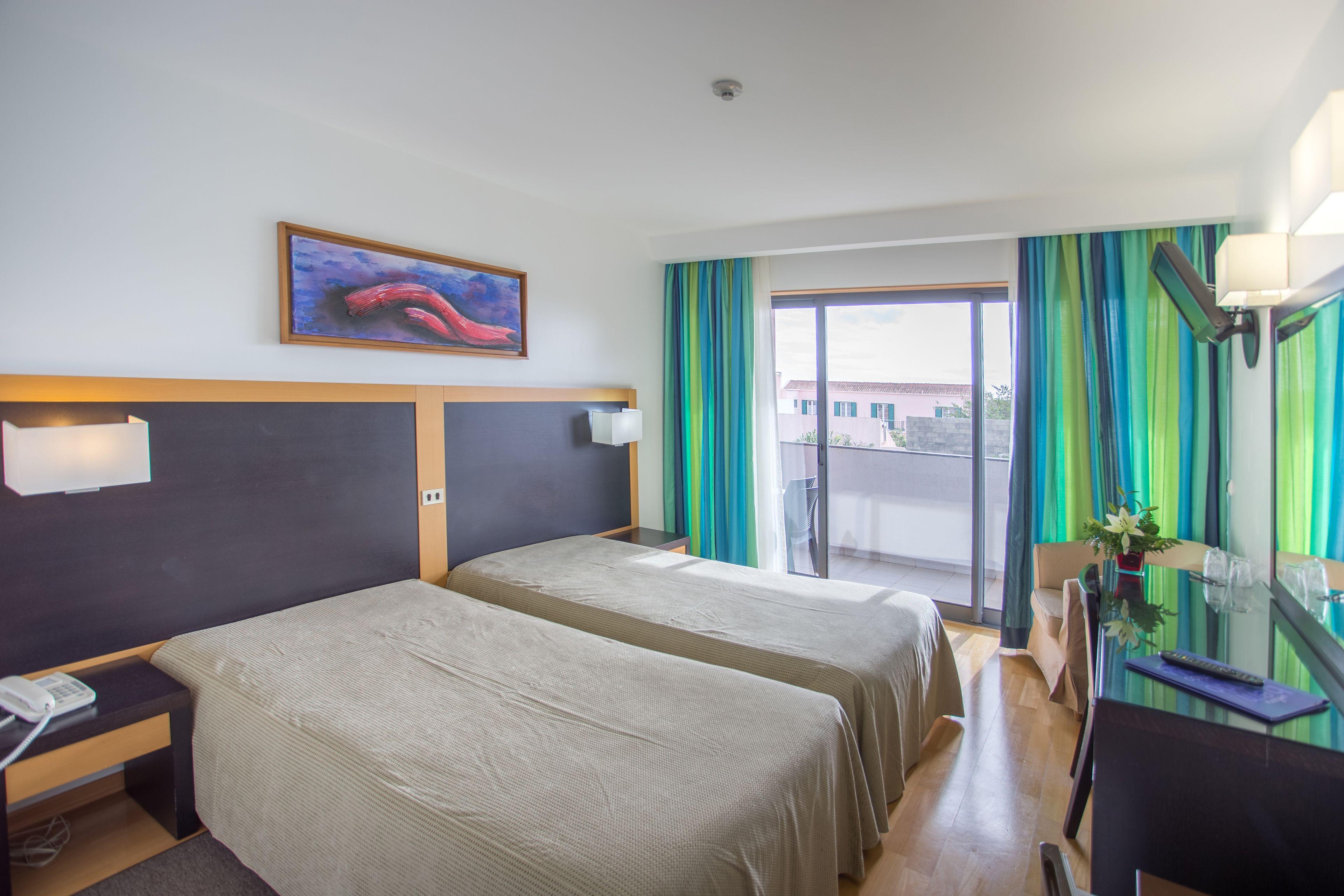 Two-Room Apartment,1758281869:JPEG